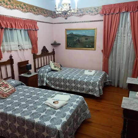 El Bordon De La Casa Batallon Sarria Εξωτερικό φωτογραφία
